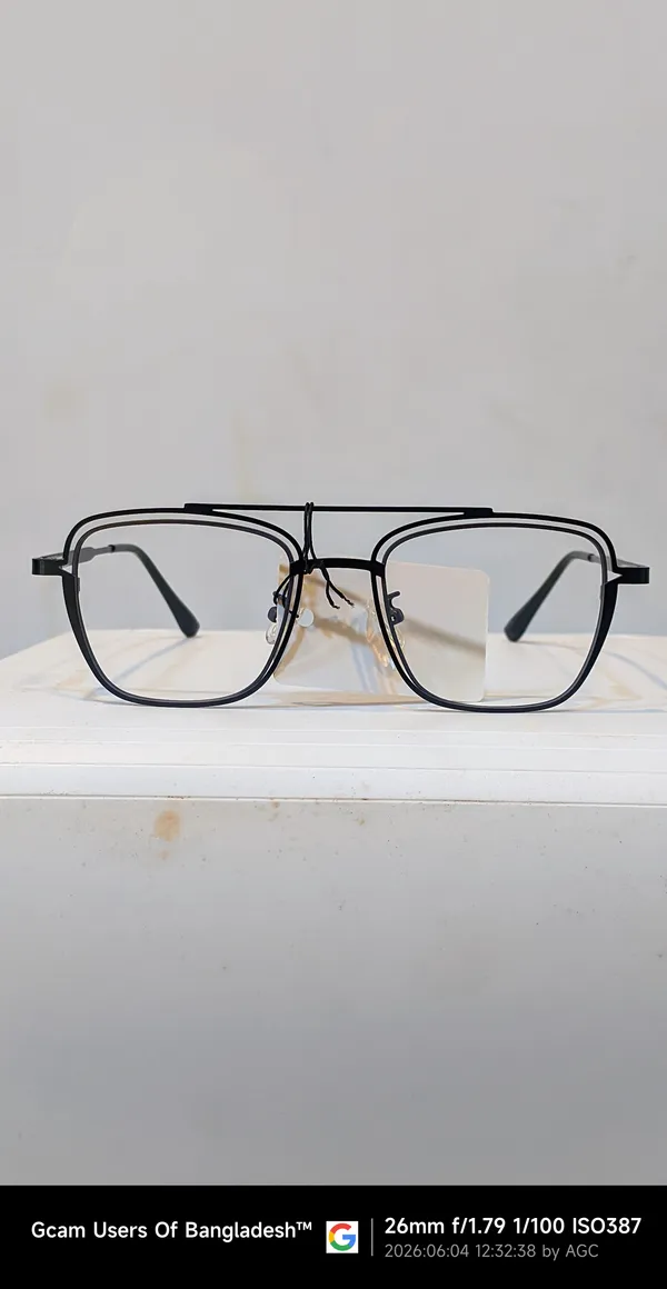 Black_Metal_Aviator_Frame_Eyeglasses_With_Clear_Lenses