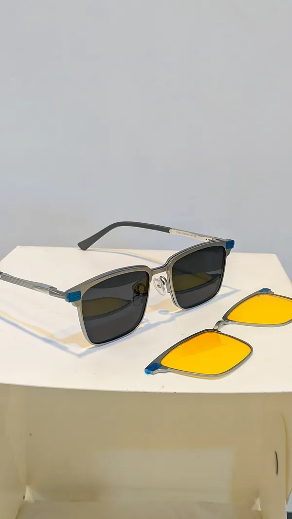 EYE-FI_EYEWEAR_ATTACHMENT_FRAME_WITH_TWO_METAL_ATTACHMENT_