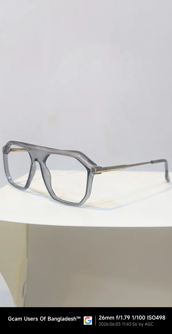 Grey_Transparent_Rectangular_Frame_Eyeglasses_For_Men_And_Women