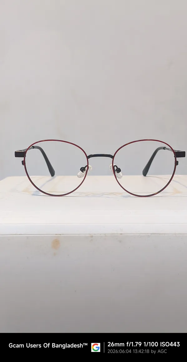 Round_Metal_Frame_Eyeglasses_With_Clear_Lenses