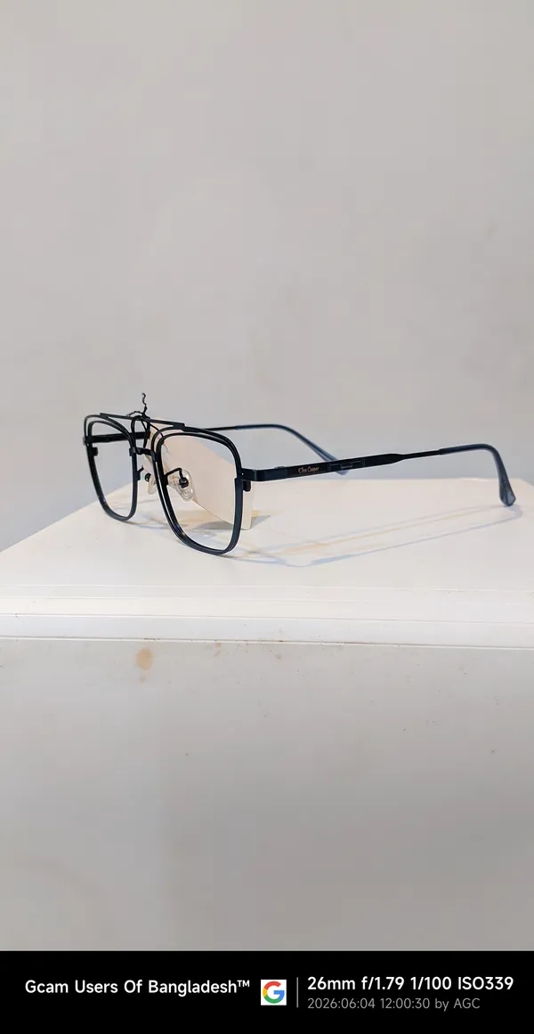 Black_Metal_Square_Frame_Eyeglasses
