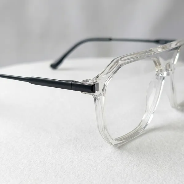 Clear_Transparent_Safety_Glasses_With_Black_Temple_Arms
