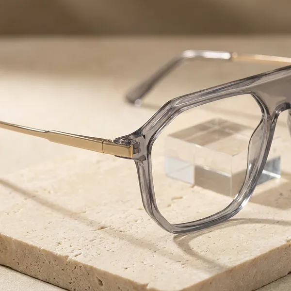 Grey_Transparent_Rectangular_Frame_Eyeglasses_For_Men_And_Women