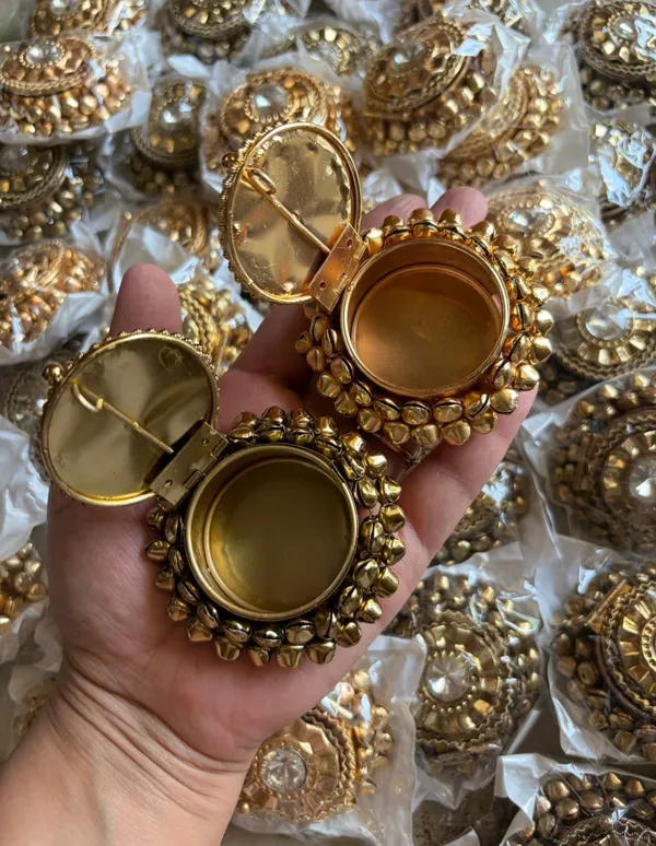 Premium_Handcrafted_Gold_Sindoor_Box