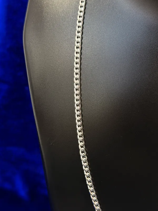 Silver_Curb_Chain_For_Unisex
