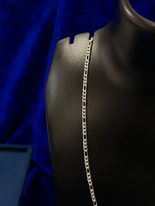 Silver_medium_Figaro_Chain_For_Unisex