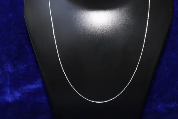 Sterling_Silver_Fine_Link_Chain_For_Unisex