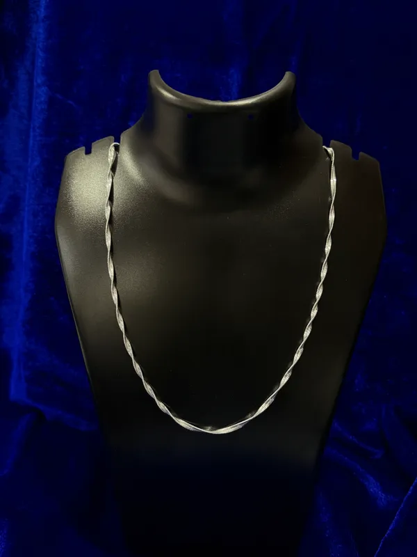 Silver_Twisted_Chain_For_Unisex