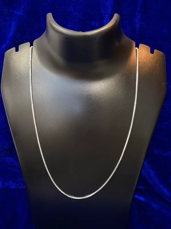 Sterling_Silver_Box_Chain_For_Unisex