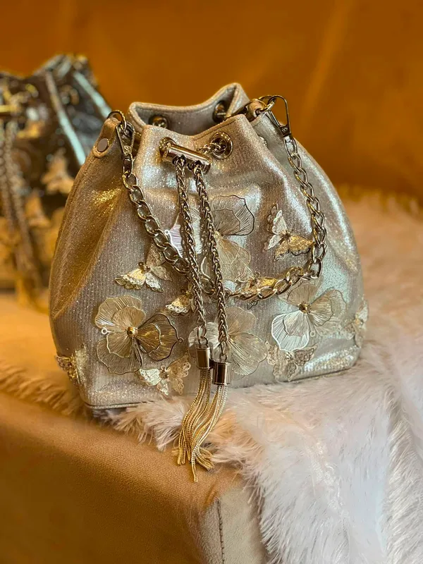 Handcrafted_Bucket_Bag
