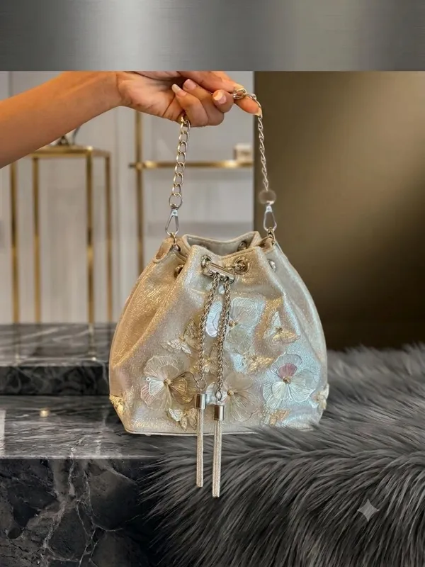 Handcrafted_Bucket_Bag