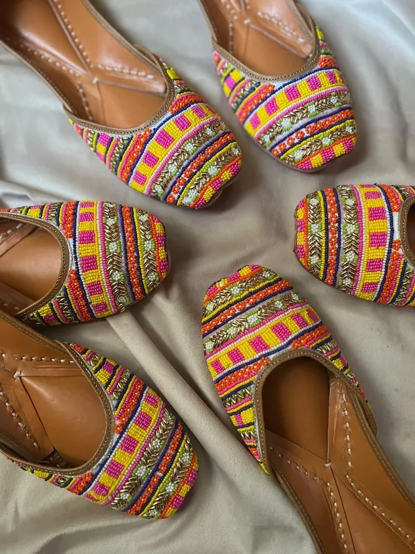 Beaded_work_Leather_Punjabi_Jutti