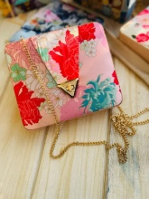 Floral_Printed_Envelope_Clutch