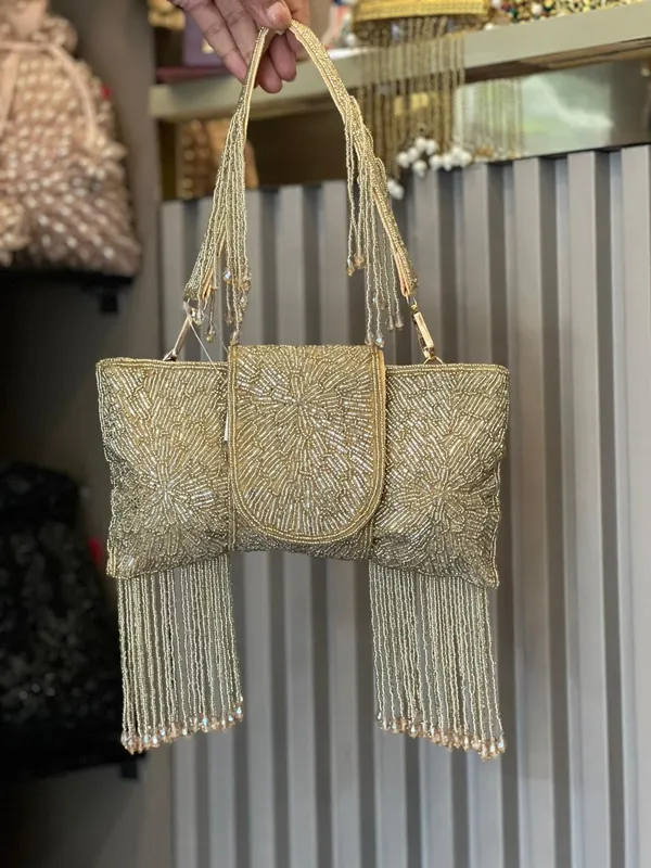 Handcrafted__Bead_Evening_Clutch