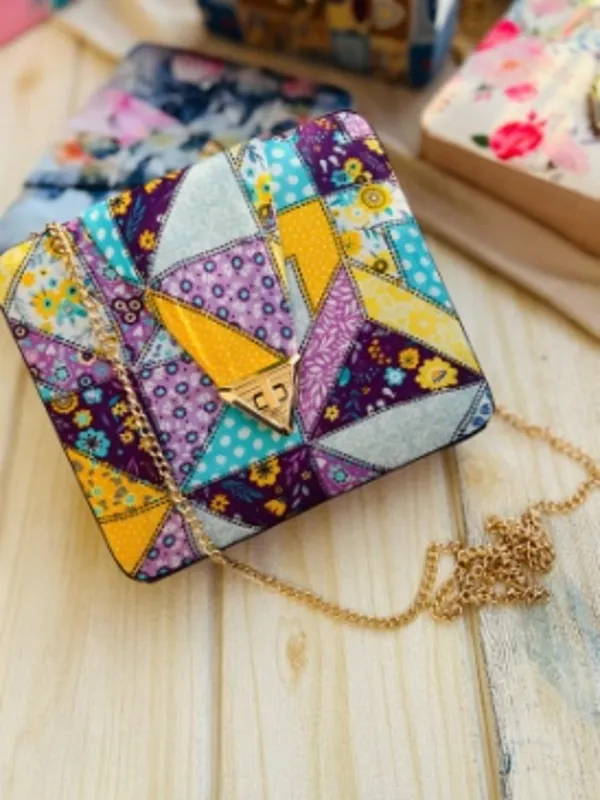 Floral_Printed_Envelope_Clutch