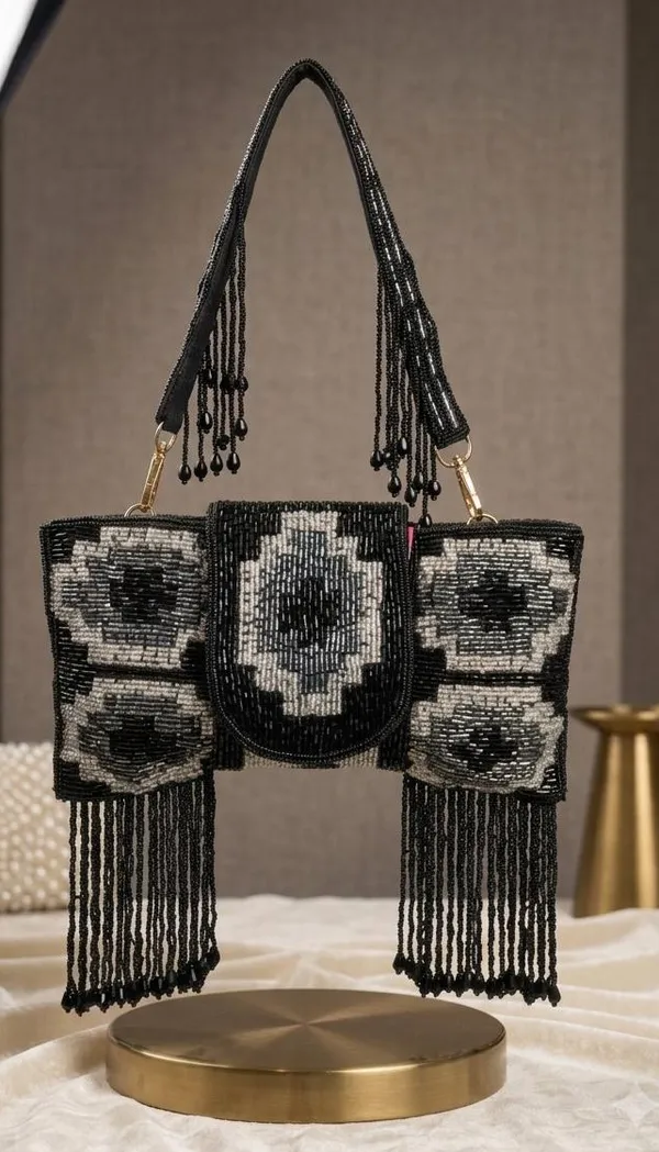 Handcrafted__Bead_Evening_Clutch