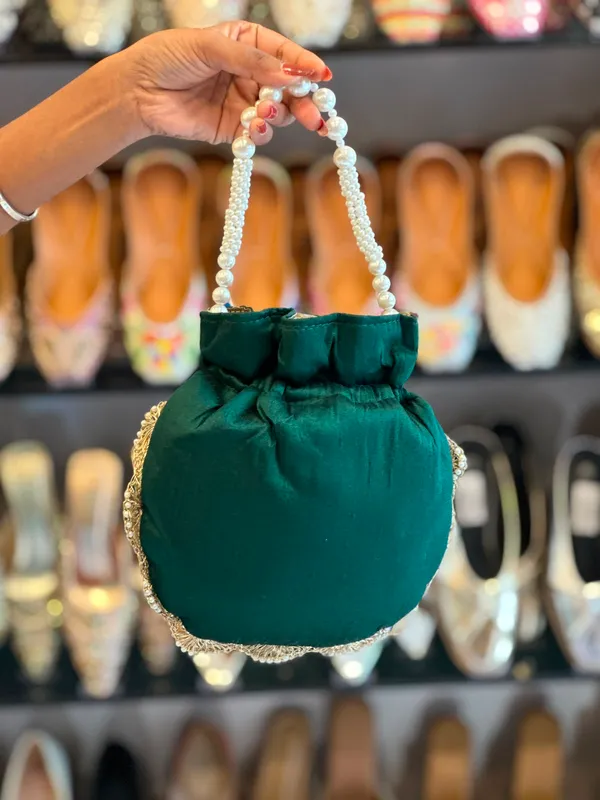 Embroidered_Festive_Potli