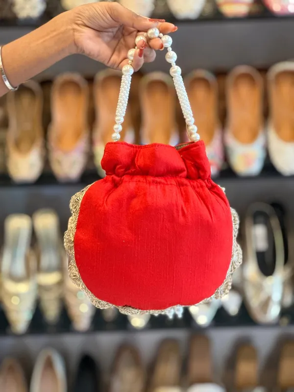 Embroidered_Festive_Potli