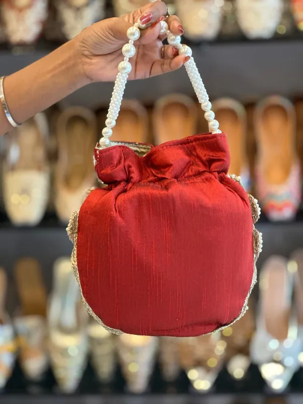 Embroidered_Festive_Potli