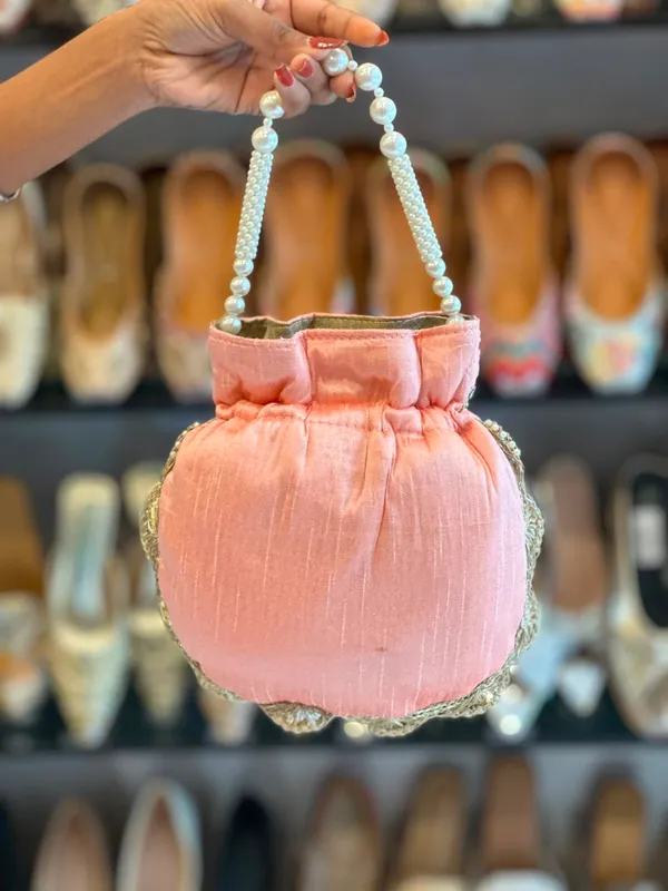 Embroidered_Festive_Potli