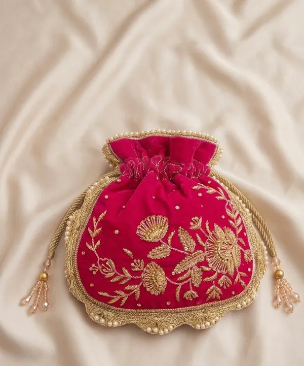 Embroidered_Velvet_Potli_Bag