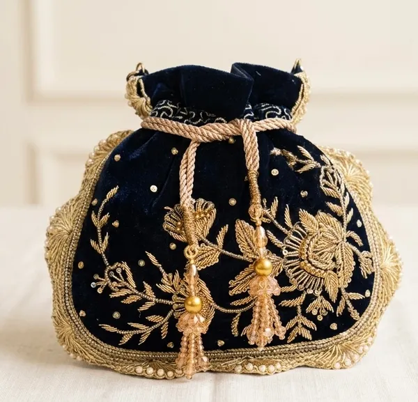 Embroidered_Velvet_Potli_Bag