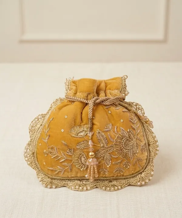 Embroidered_Velvet_Potli_Bag