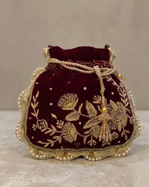 Embroidered_Velvet_Potli_Bag