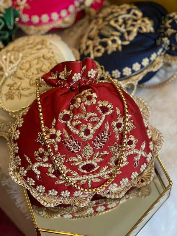 Handwork_Zardosi_Work_Potlis