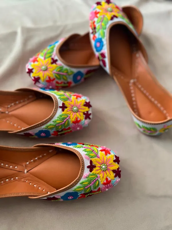 Sunflower_Bloom_Punjabi_Jutti