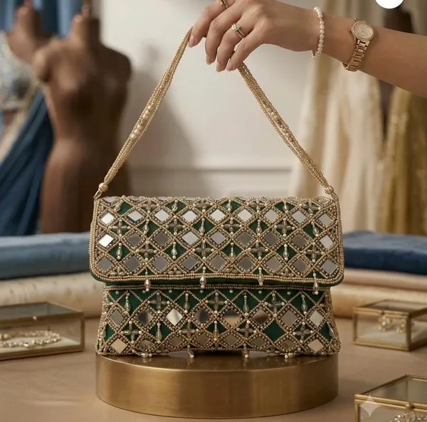Handcrafted__Bead_and_Mirror_Evening_Clutch