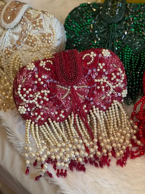 Red_And_White_Suede_Beaded_Pearl_Tassel_Clutch_For_Women
