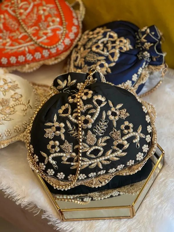 Handwork_Zardosi_Work_Potlis