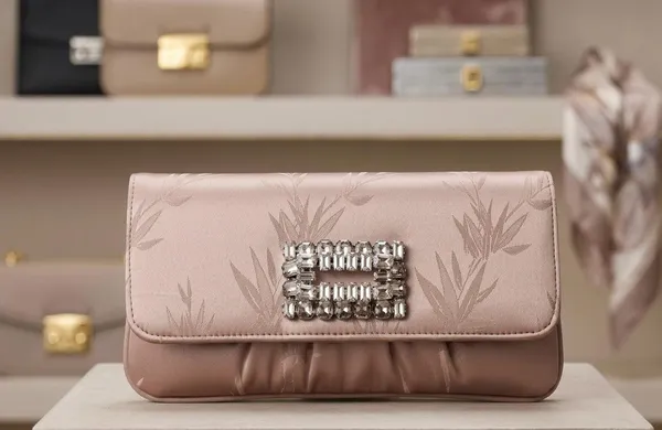 Leaf_Crystal_Buckle_Clutch_Bag