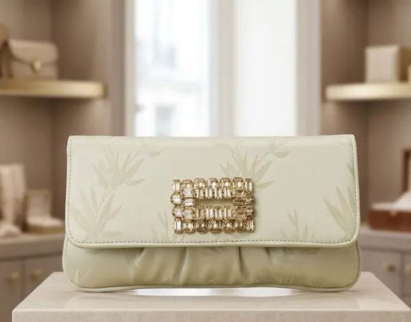 Leaf_Crystal_Buckle_Clutch_Bag