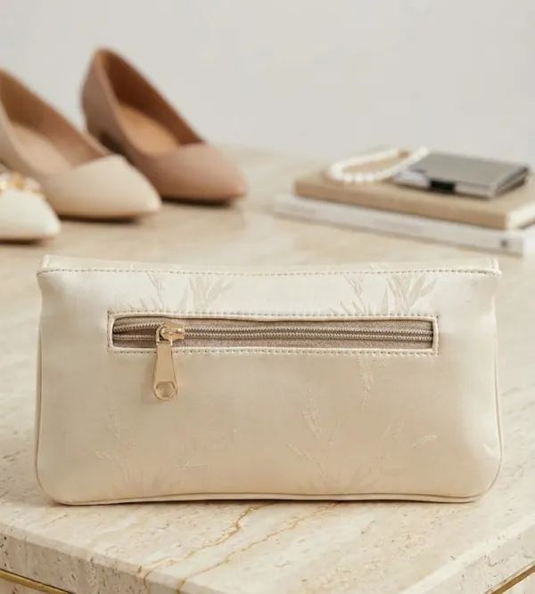Leaf_Crystal_Buckle_Clutch_Bag