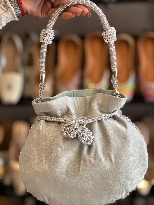 Regal_Bloom_Embroidered_Potli