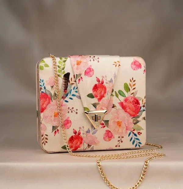 Floral_Printed_Envelope_Clutch