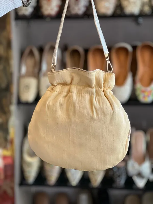 Traditional_Indian_mirror-work_Potli_bag