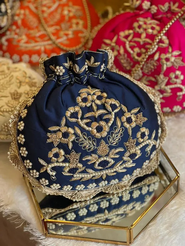 Handwork_Zardosi_Work_Potlis