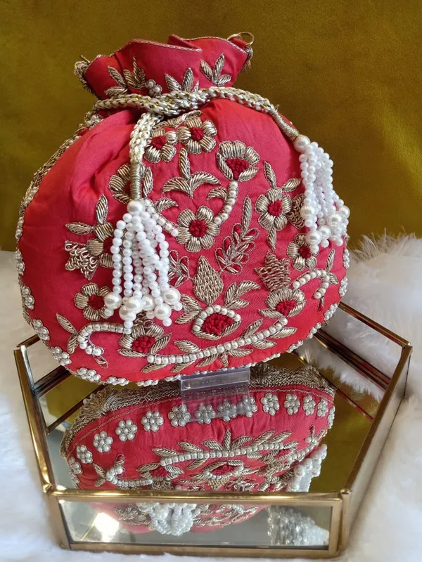 Handwork_Zardosi_Work_Potlis