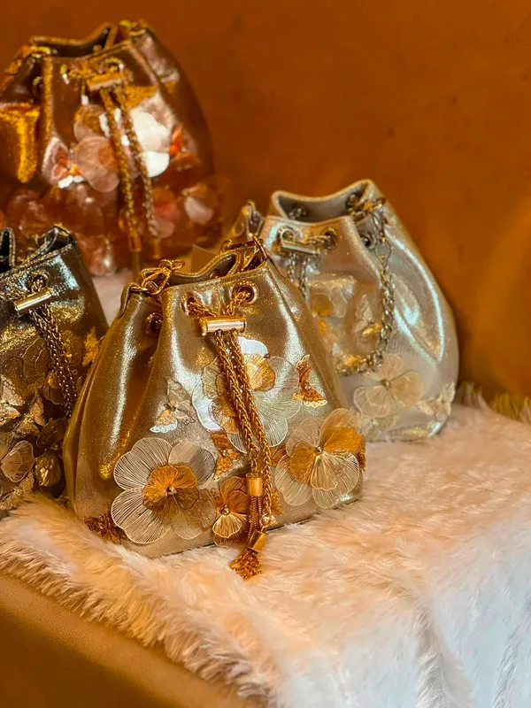 Handcrafted_Bucket_Bag