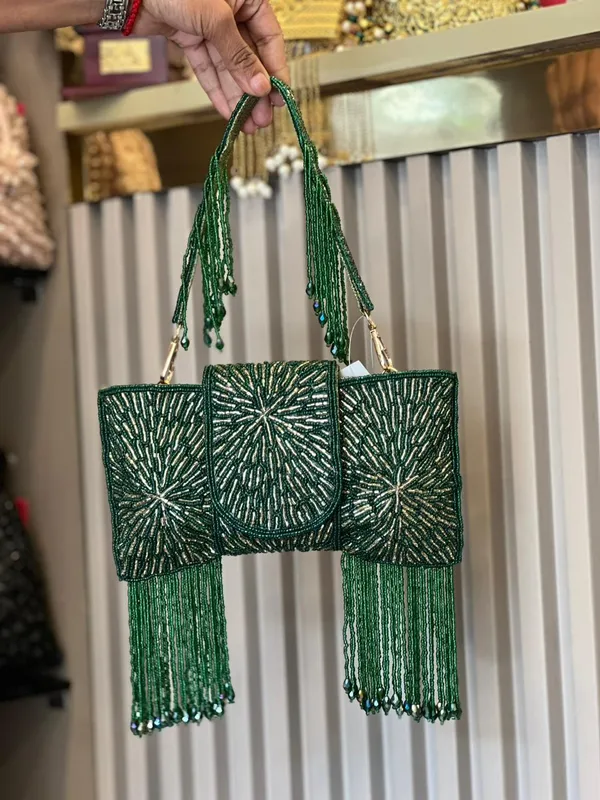 Handcrafted__Bead_Evening_Clutch