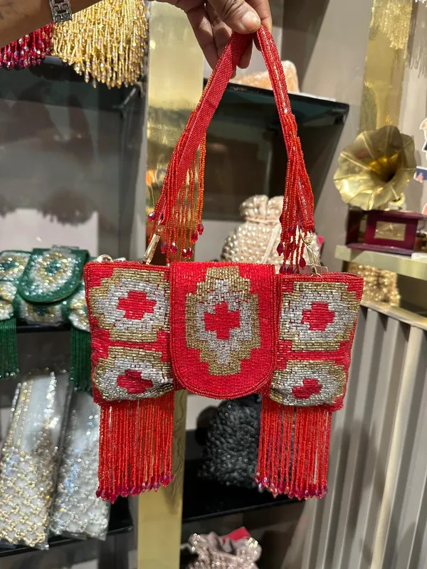 Handcrafted__Bead_Evening_Clutch