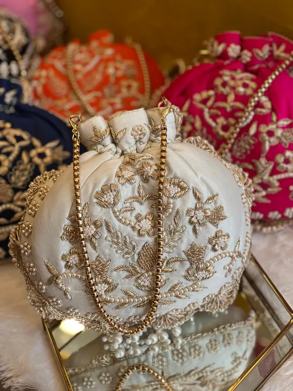 Handwork_Zardosi_Work_Potlis