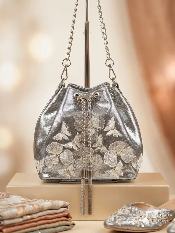 Handcrafted_Bucket_Bag