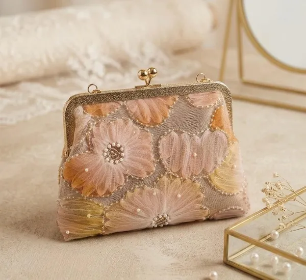 Handcrafted_Floral_Clutch