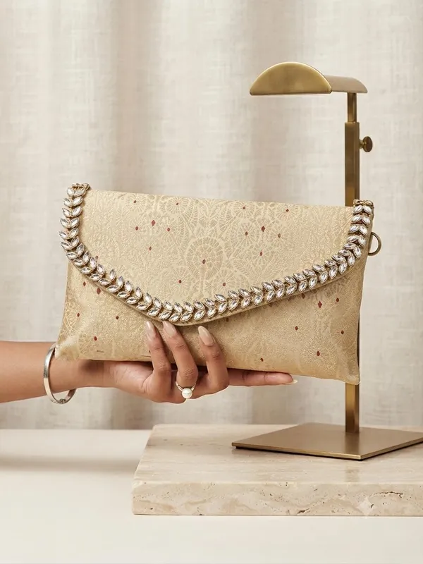 Banarsi_Kundan_work_Clutch