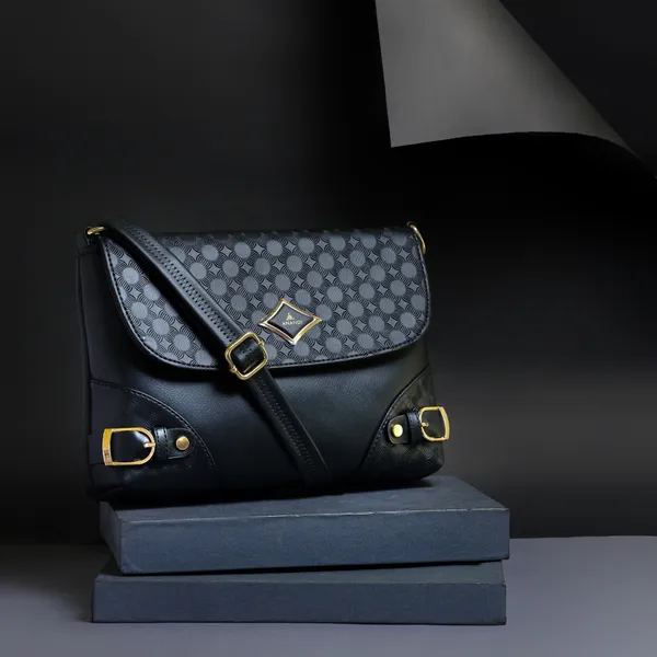 Classic_Black_Sling_Bag