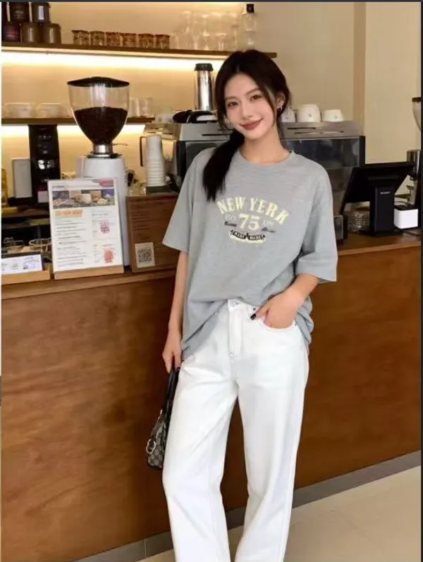 Grey_Cotton_Oversized_Graphic_Print_T_Shirt_For_Women
